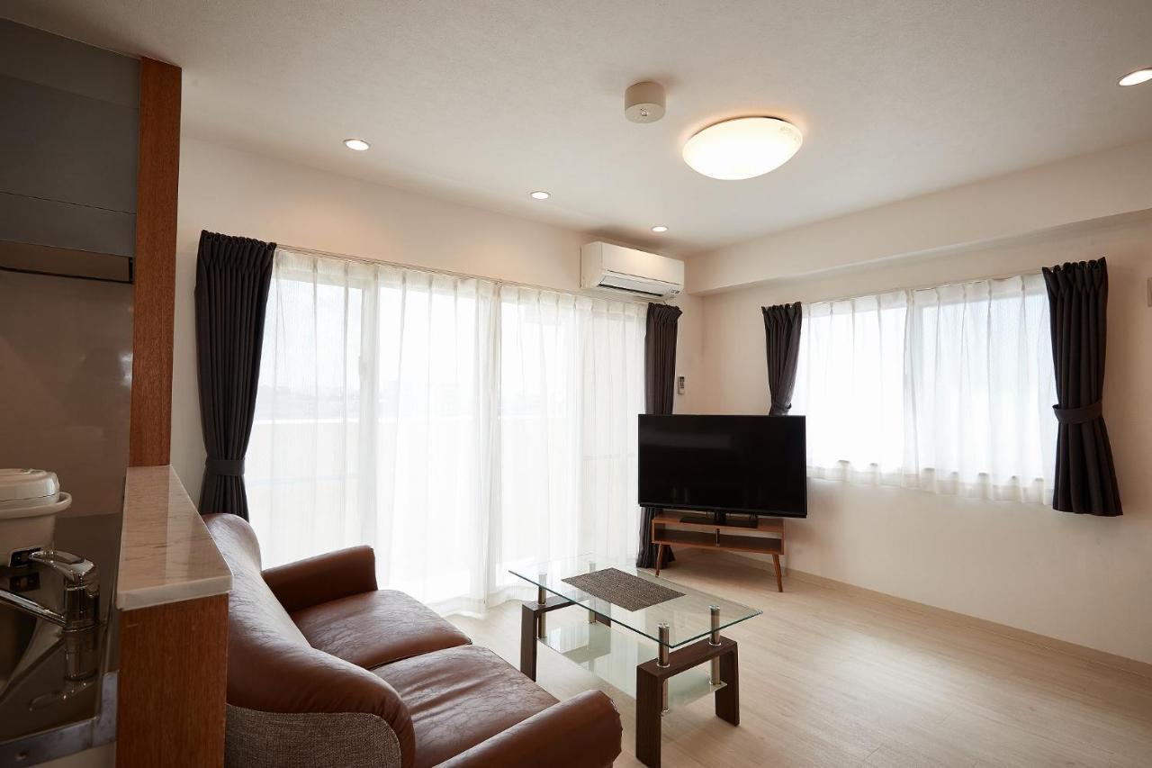 New Normal Hotel In Nago ニューノーマルホテルイン名護 المظهر الخارجي الصورة